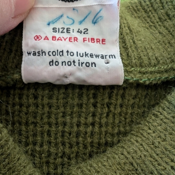 Mint vintage cardigan with pewter fasteners, 42 - Picture 4 of 8